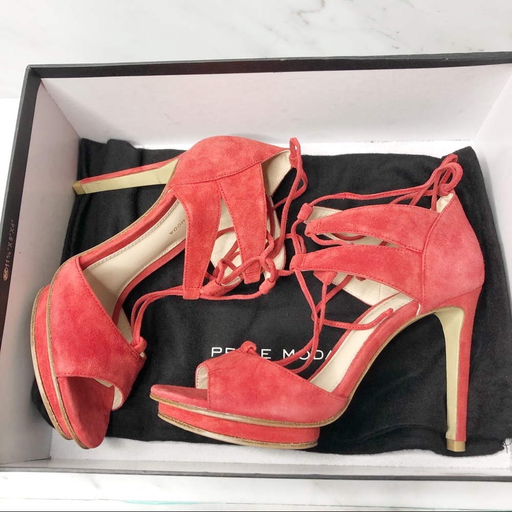 NEW Pelle Moda Suede Raspberry Heels 5.5